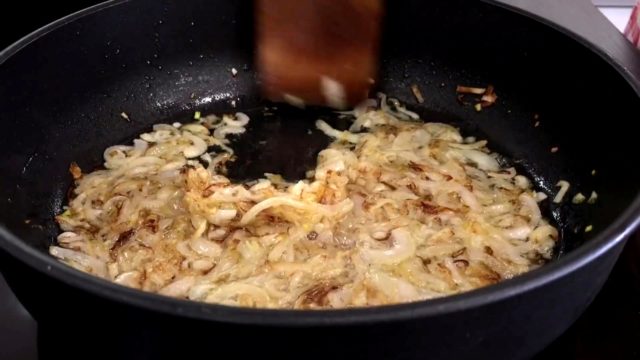 Pilaf with champignons: recipes with and without meat, step by step photos