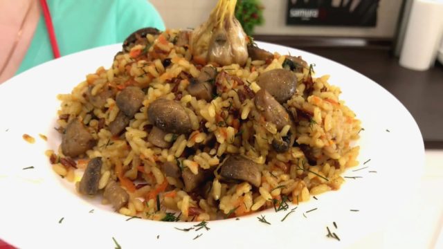 Pilaf with champignons: recipes with and without meat, step by step photos