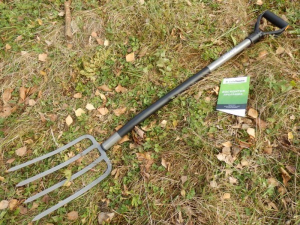 Pitchfork for digging the earth: varieties, advantages of the tool