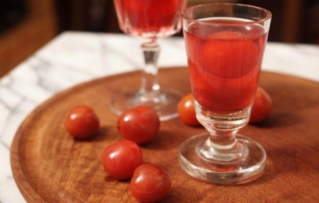 Pitted cherry vodka: how to make cherry tincture at home