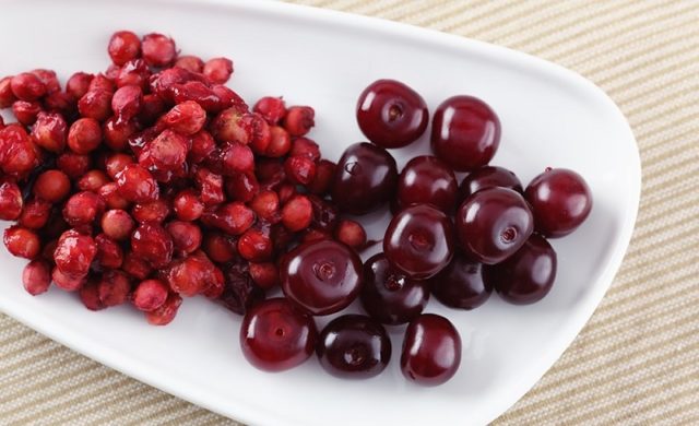 Pitted cherry vodka: how to make cherry tincture at home