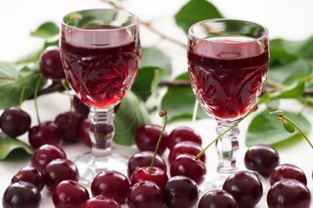 Pitted cherry vodka: how to make cherry tincture at home