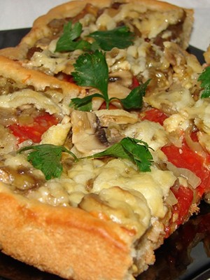 Pizza with mushrooms and ham: simple recipes