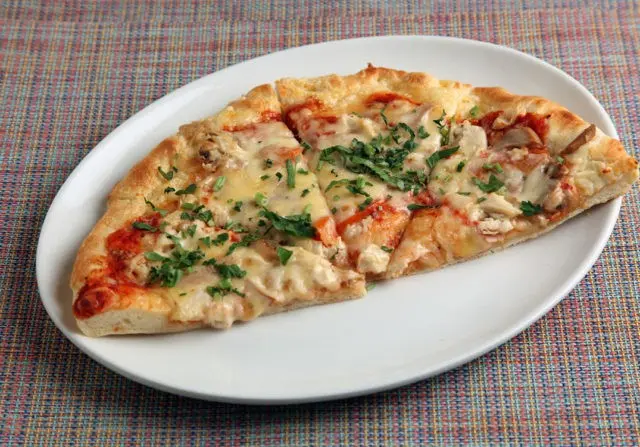 Pizza with mushrooms: cooking recipes with photos at home