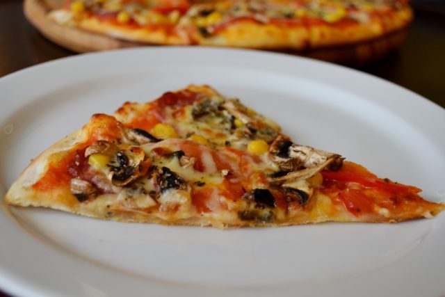 Pizza with porcini mushrooms: recipes with photos