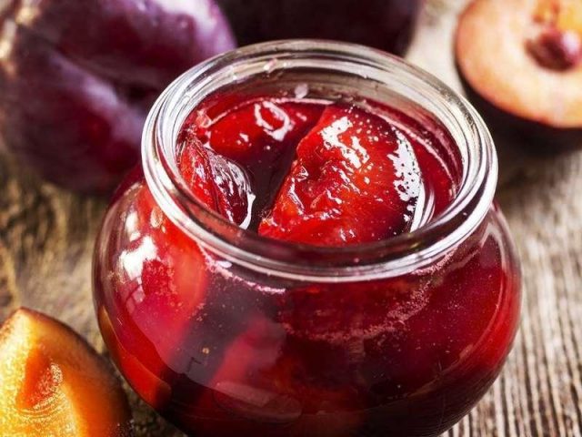 Plum in own juice