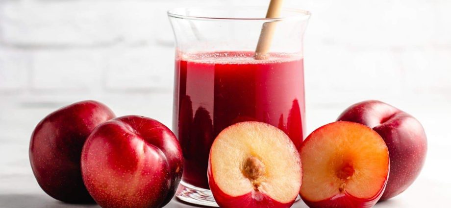 Plum in own juice