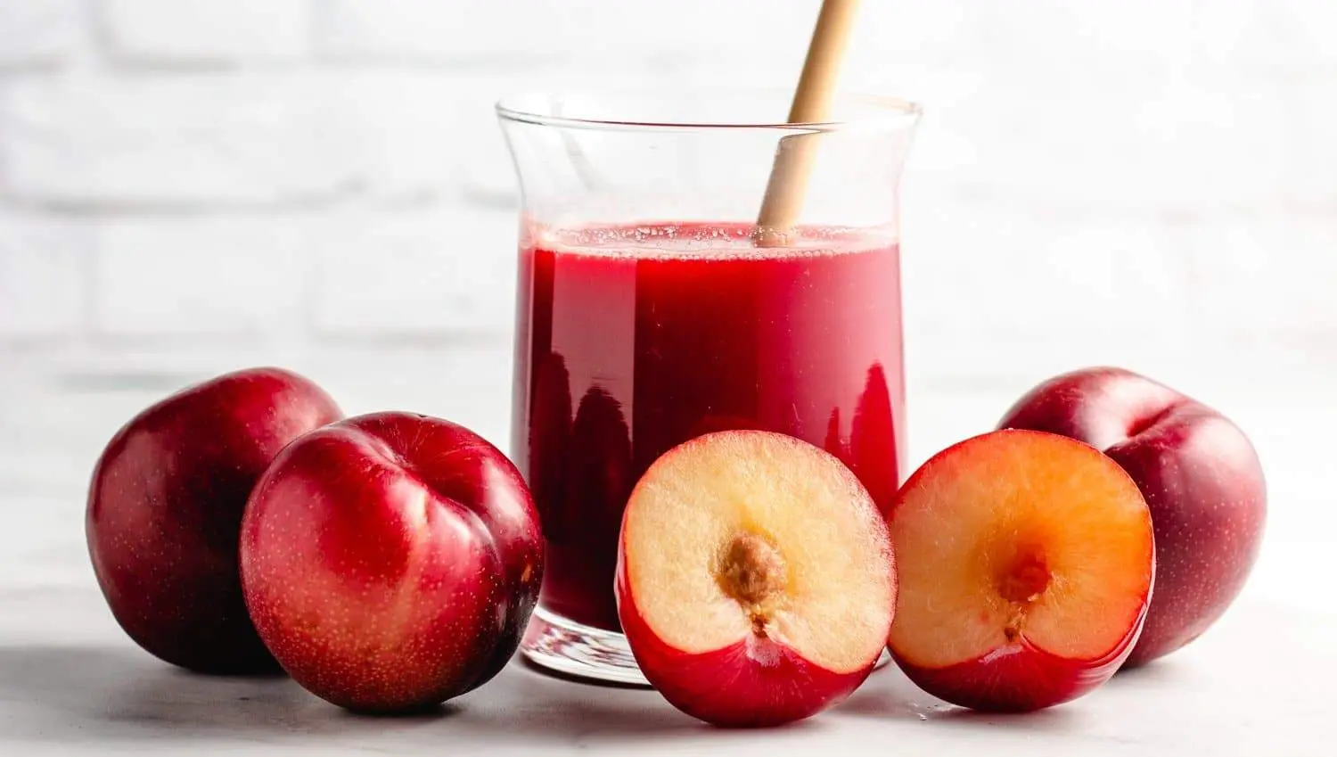 Plum in own juice