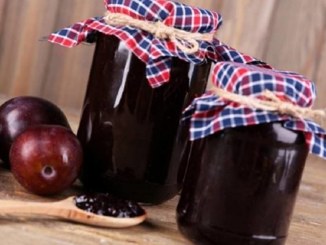 Plum jam with cocoa for the winter