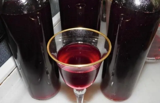 Plum liqueur at home