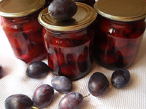 Plums in syrup