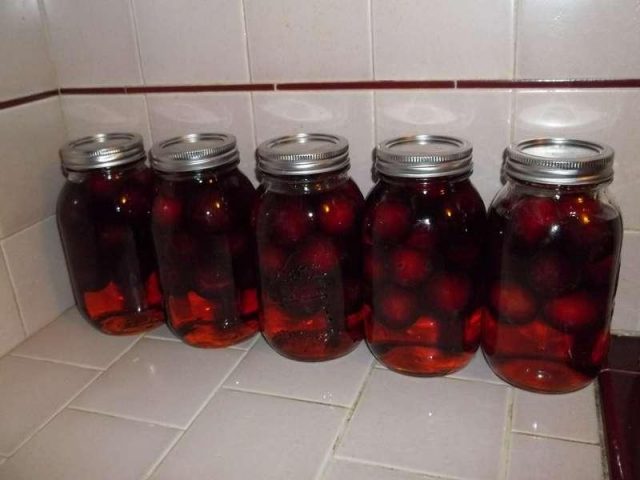 Plums in syrup