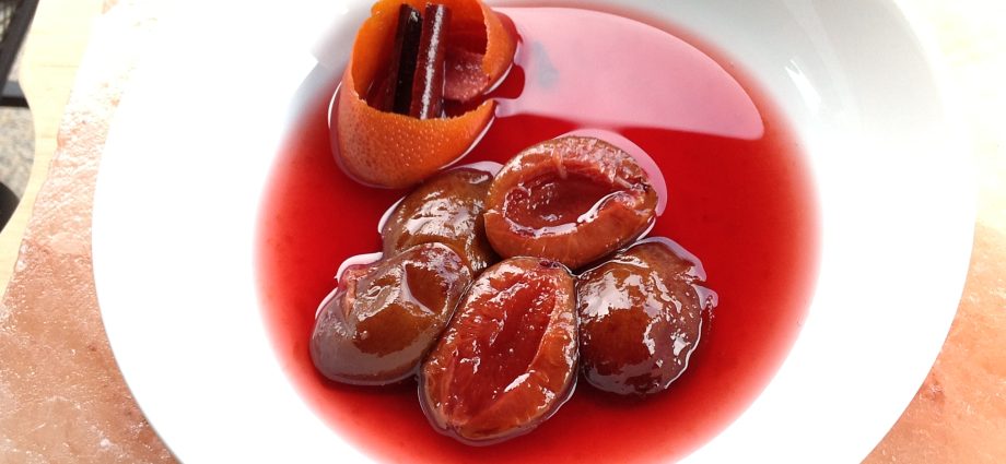 Plums in syrup