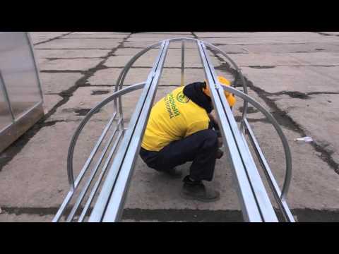 Polycarbonate greenhouse with opening roof 