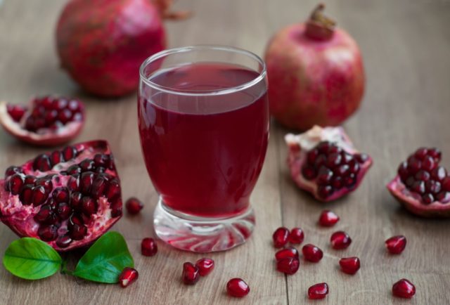 Pomegranate liqueur: recipes at home