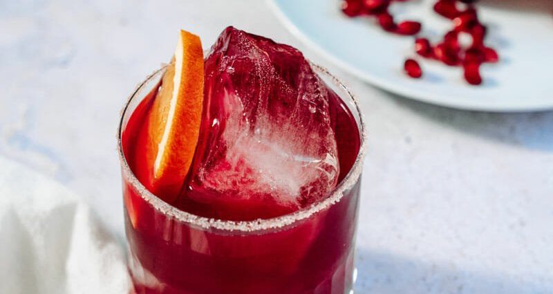 Pomegranate liqueur: recipes at home