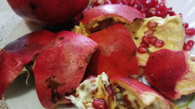 Pomegranate peels for diarrhea: recipes for adults and children