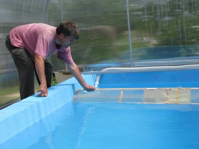 Pool tablets to keep the water from blooming