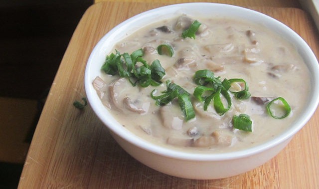 Porcini mushroom sauce: for meat, pasta, recipes with photos