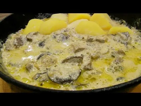 Porcini mushrooms in sour cream: fried and stewed, delicious recipes