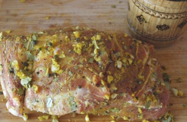 Pork ham in foil: video, step-by-step cooking recipes