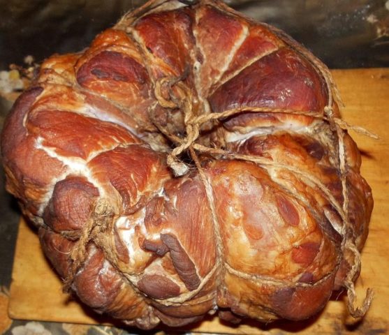 Pork ham: smoking recipes at home, in a smokehouse