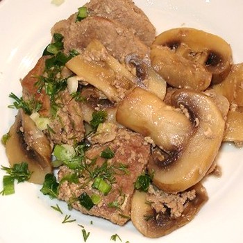 Pork with champignons: delicious recipes