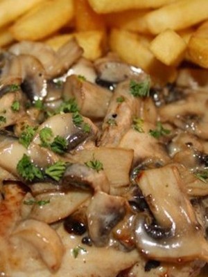 Pork with champignons: delicious recipes