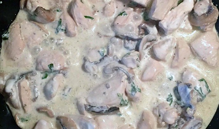 Pork with mushrooms cooked in sauce