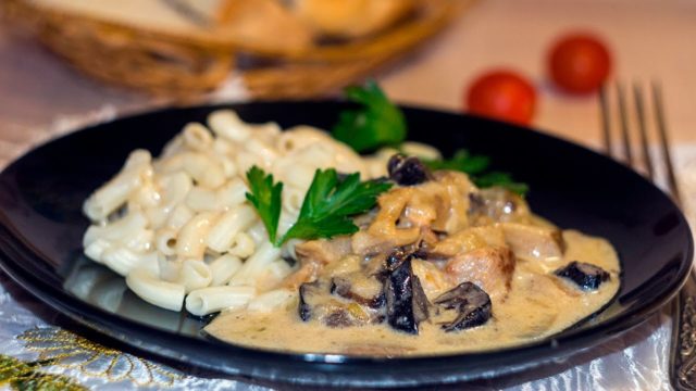 Pork with mushrooms: in a pan, in the oven, in a slow cooker