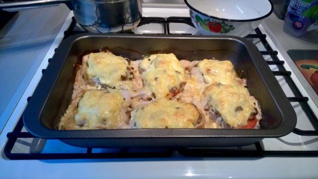 Pork with mushrooms: in a pan, in the oven, in a slow cooker