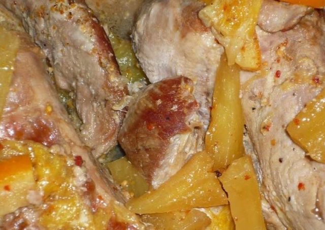 Pork with oranges baked in the oven: in foil, with sauce