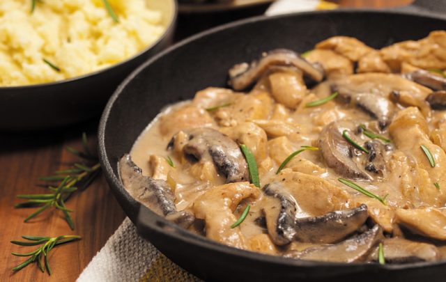 Pork with porcini mushrooms: in the oven, slow cooker