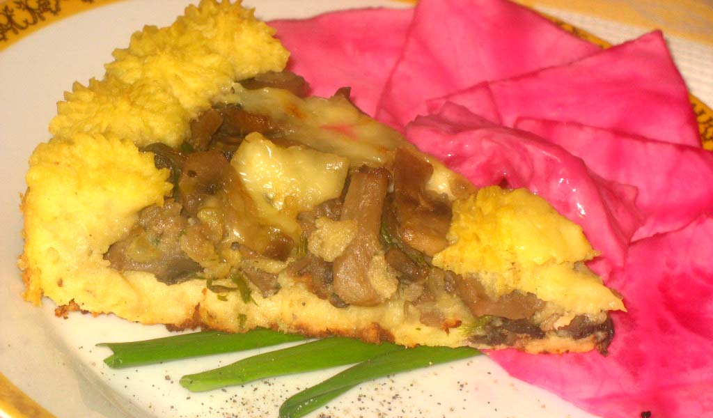 Potato pies with mushrooms: recipes for the oven (with photo)