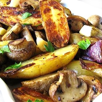 Potatoes with champignons cooked in a slow cooker