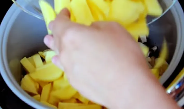 Potatoes with champignons cooked in a slow cooker