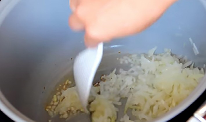 Potatoes with champignons cooked in a slow cooker