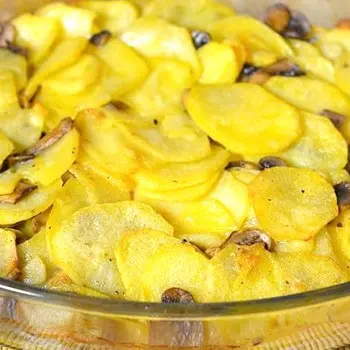 Potatoes with champignons in the oven: popular recipes