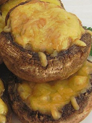 Potatoes with champignons in the oven: popular recipes