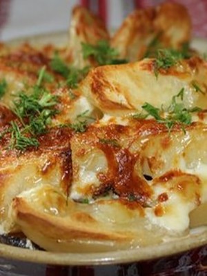 Potatoes with champignons in the oven: popular recipes