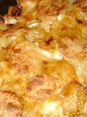 Potatoes with champignons in the oven: popular recipes