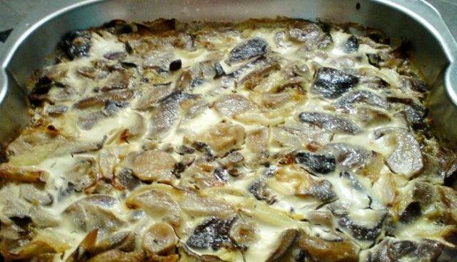 Potatoes with oyster mushrooms in the oven: cooking recipes