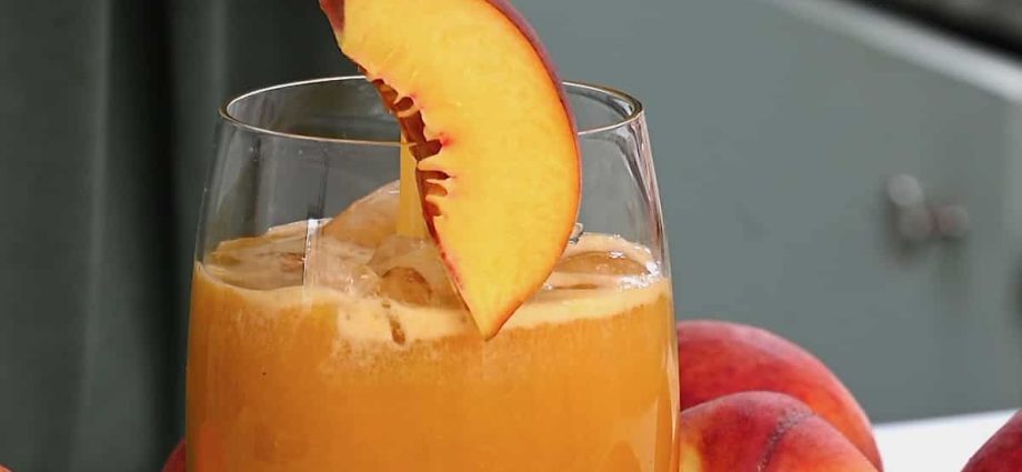 Pouring peach at home