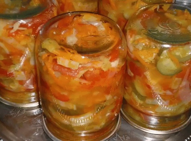 Preparations from zucchini, cucumbers and tomatoes for the winter: recipes for canning salads