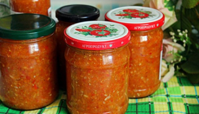 Preparations from zucchini, cucumbers and tomatoes for the winter: recipes for canning salads