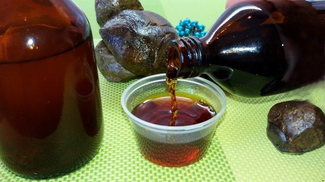 Propolis on alcohol: medicinal properties and contraindications