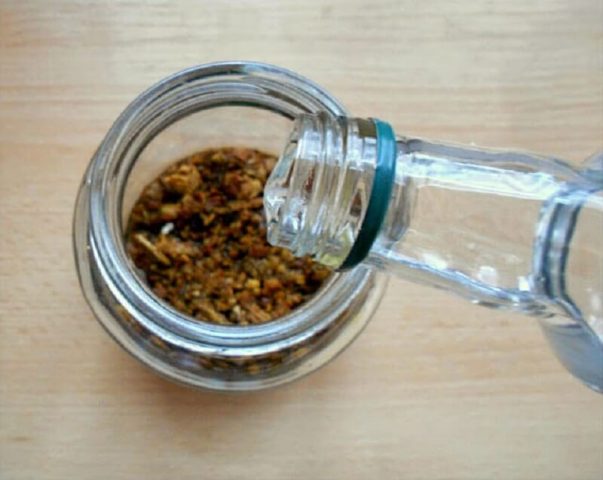 Propolis tincture on vodka: cooking at home