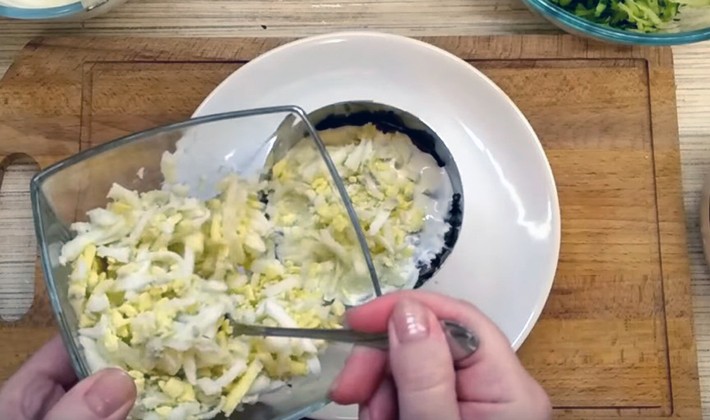 Puff salads with champignons: original recipes