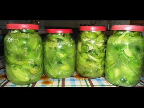 Quick green tomato salad with garlic