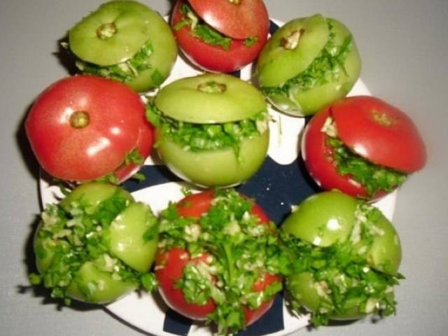 Quick Pickled Green Tomatoes